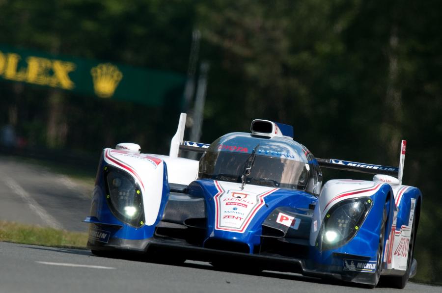  Toyota TS030 Hybrid 2012 года  (фото 8 из 39)